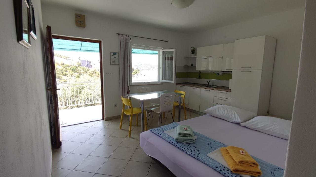 Rogoznica Seafront Apartment - Kalebova Luka Екстер'єр фото